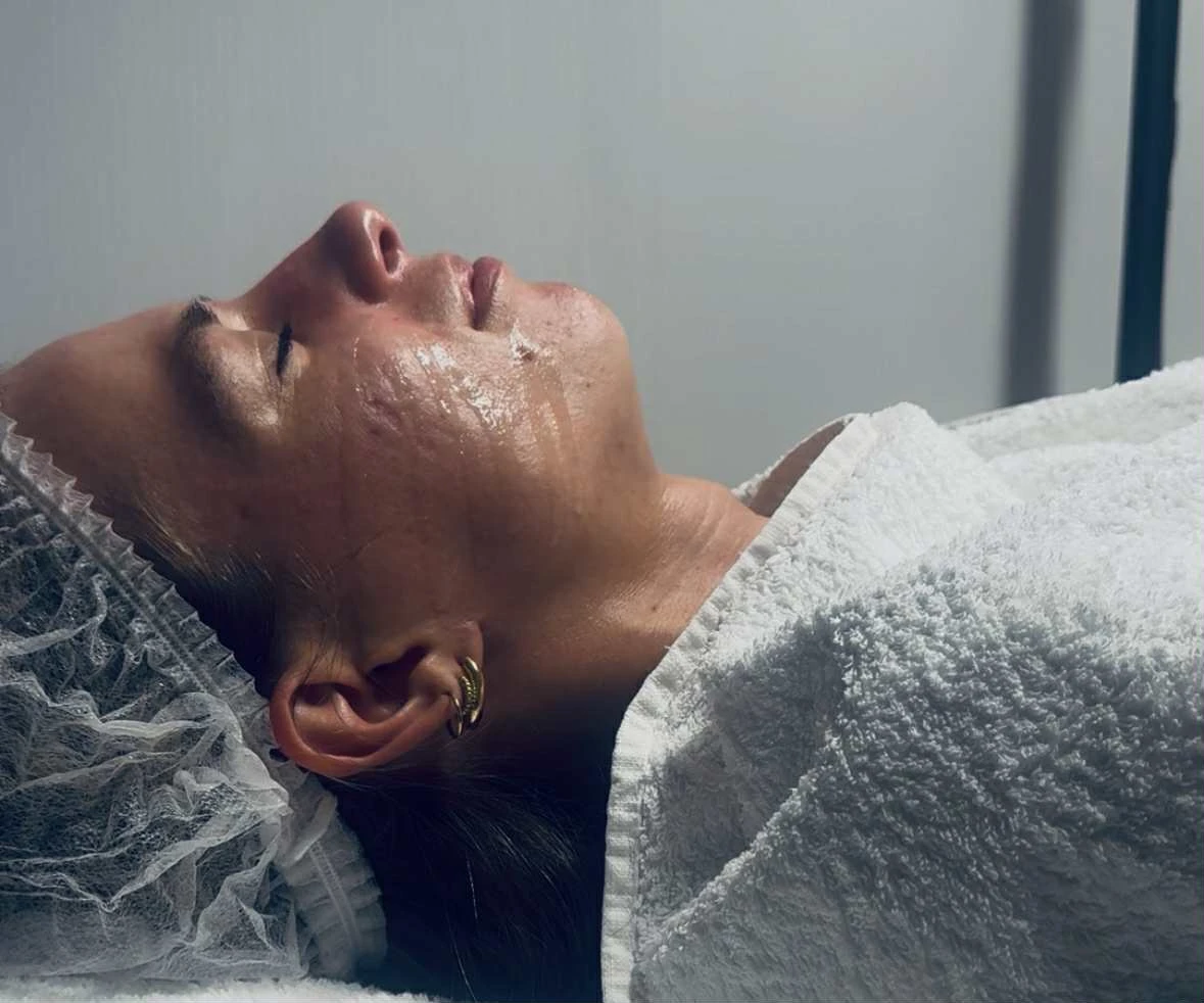 Ansiktsbehandling på kliniken